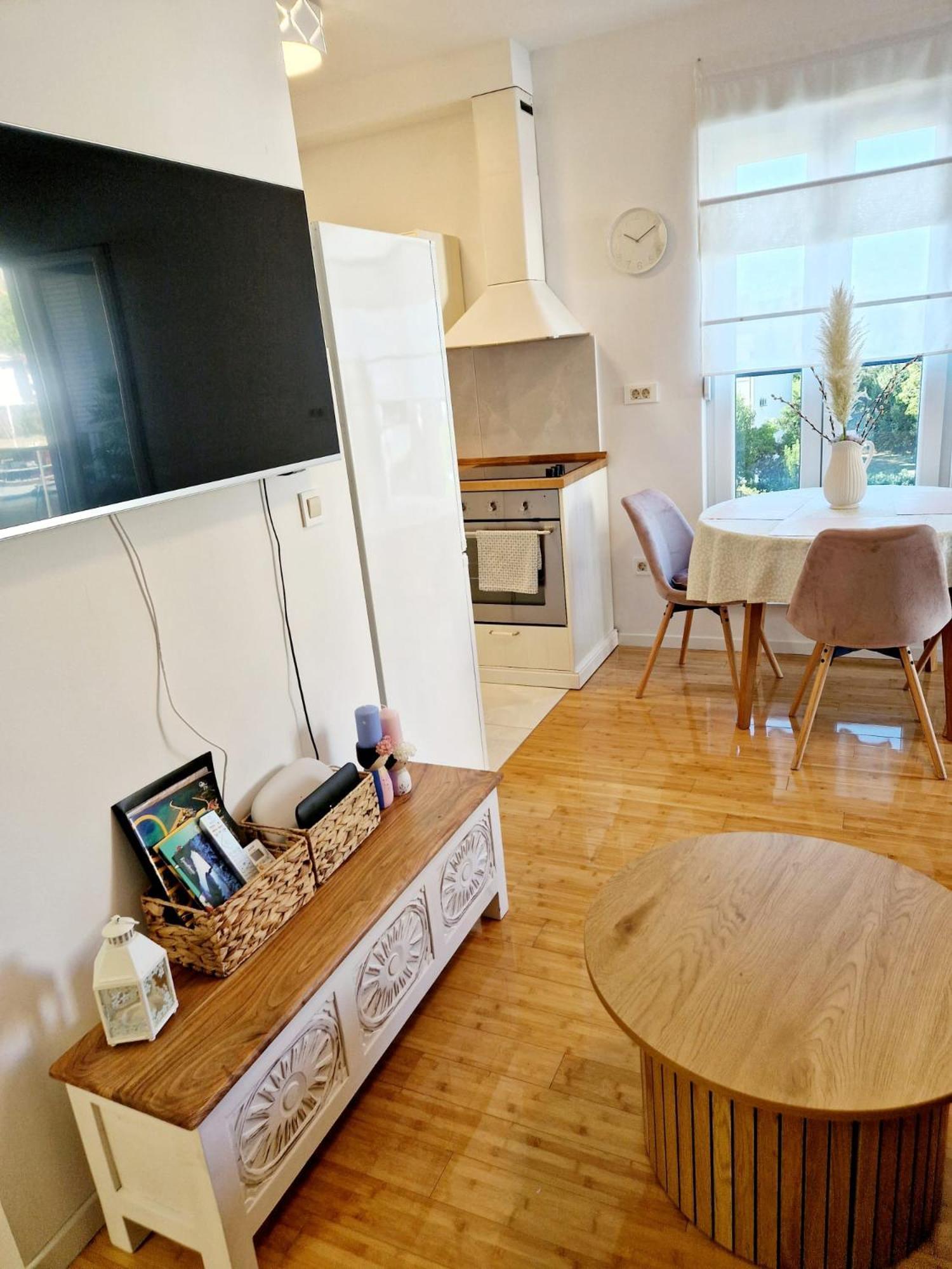 Apartman River Breeze โอมิช ภายนอก รูปภาพ